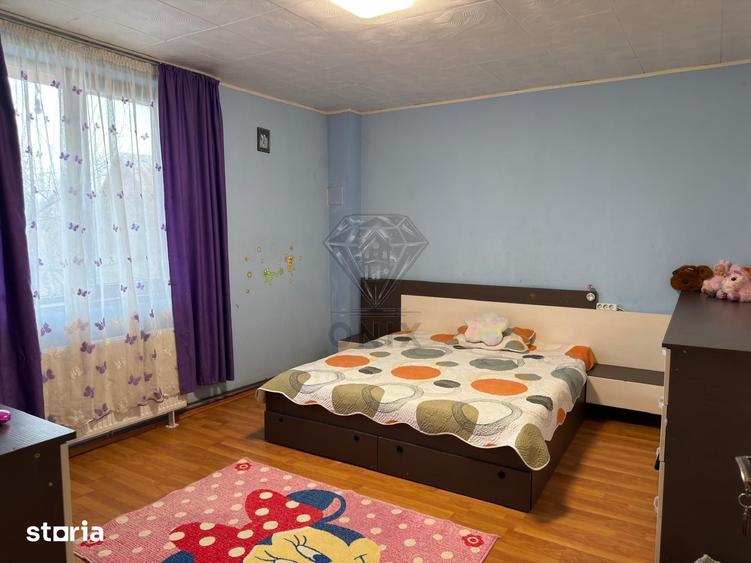 Casă cu 6 camere cu Teren 517 Mp în Târgșoru Vechi