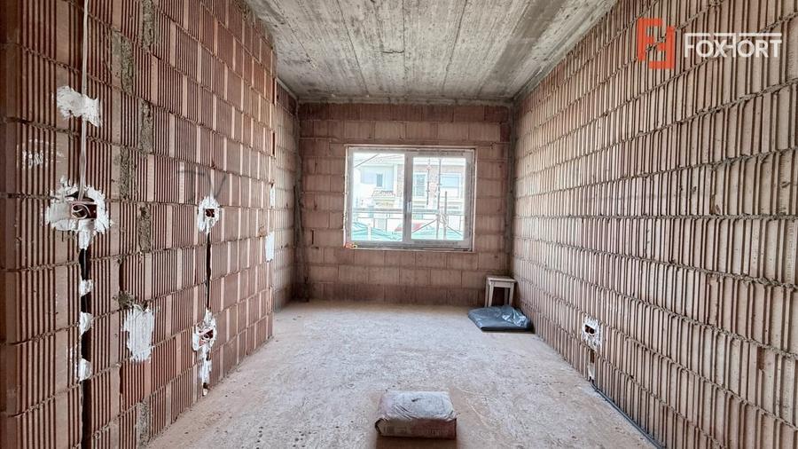 Duplex cu 5 camere cu Canalizare în Moșnița Nouă