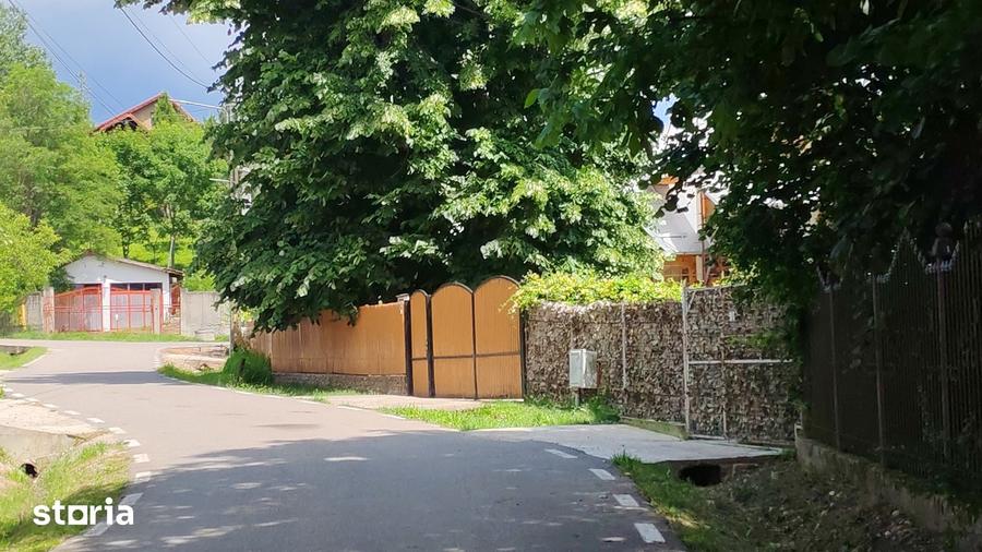 Casă cu 4 camere cu Teren 530 Mp în Răzvad
