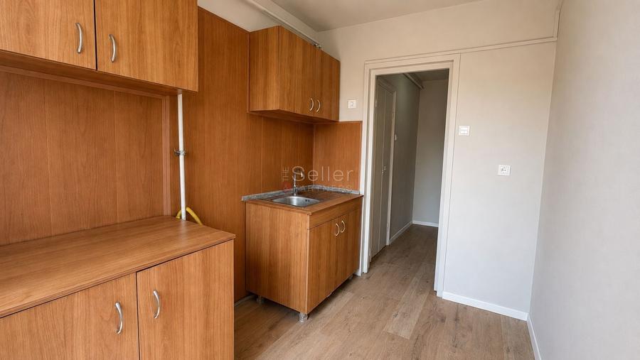 Apartament cu 2 camere semidecomandat în Centrul Civic