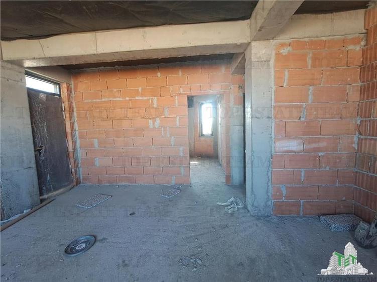 Casă individuală cu 6 camere cu Teren 1000 Mp în Corbeanca