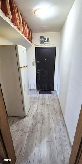 Apartament cu 3 camere semidecomandat în Olimpia-Stadion