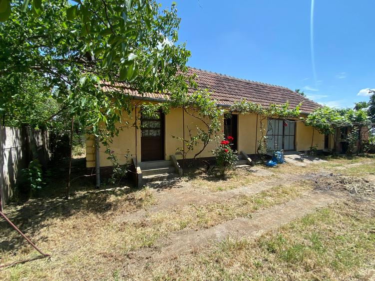 Casă cu 3 camere cu Teren 2000 Mp în Cebza