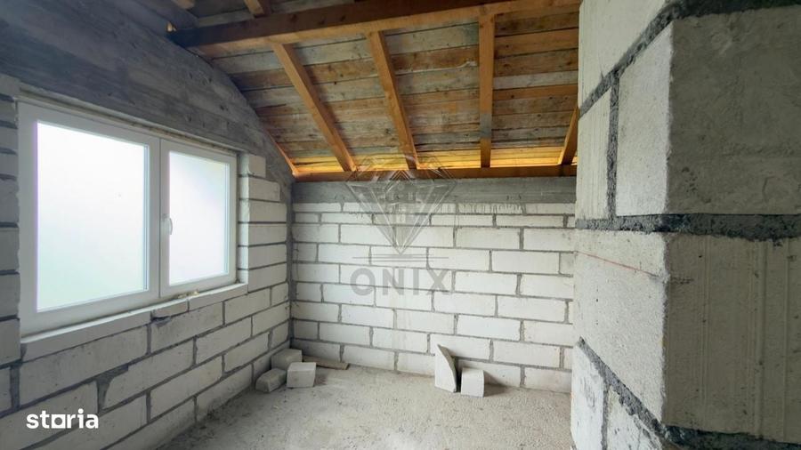 Casă cu 4 camere în Secăria