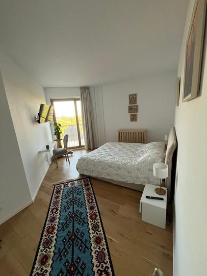 Apartament cu 3 camere semidecomandat, mobilat în P-ta Presei Libere