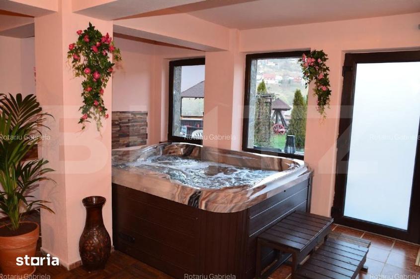 Casă cu 10 camere cu Piscina în Bran