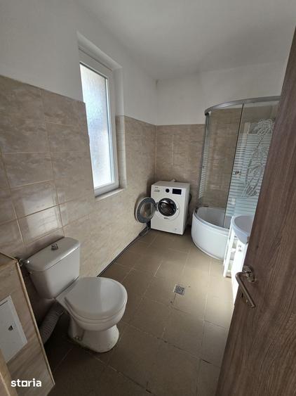 Casă cu 4 camere cu Teren 140 Mp în Florești