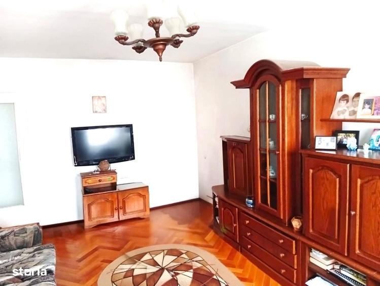 Apartament cu 4 camere decomandat în Micălaca