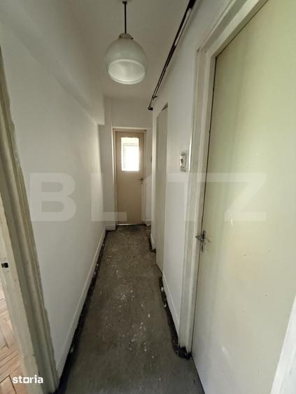 Apartament cu 3 camere decomandat în Micro 16