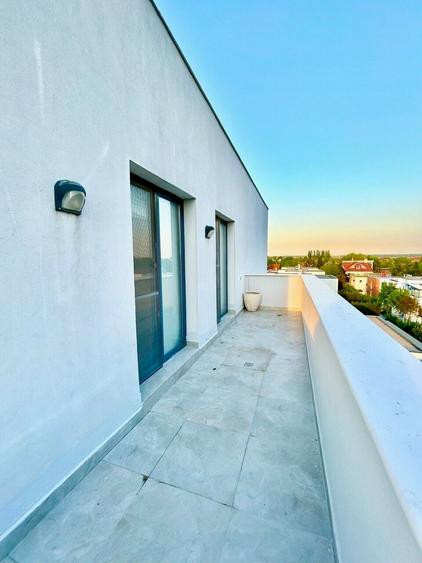 Apartament cu 4 camere decomandat, mobilat în Iancu Nicolae