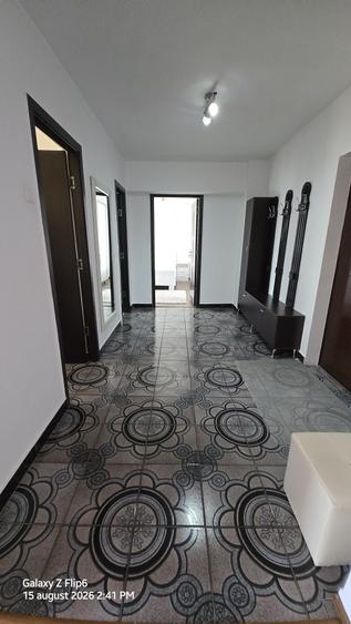 Apartament cu 2 camere decomandat în 22 Decembrie
