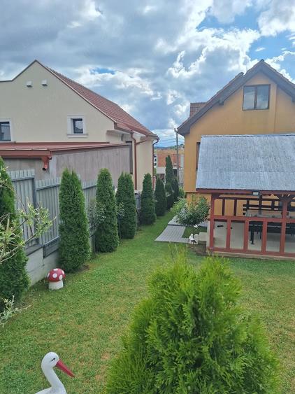 Casă cu 2 camere cu Teren 439 Mp în Iris
