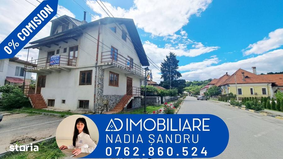 Casă cu 9 camere cu Teren 96 Mp în Central
