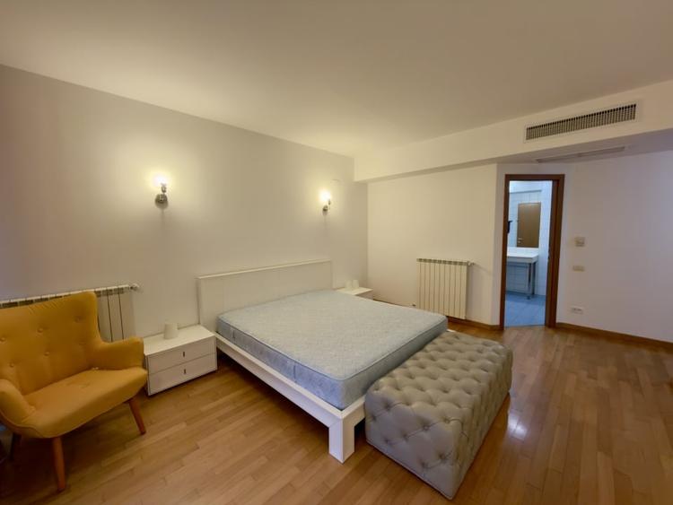 Apartament cu 5 camere decomandat, mobilat în Dorobanți