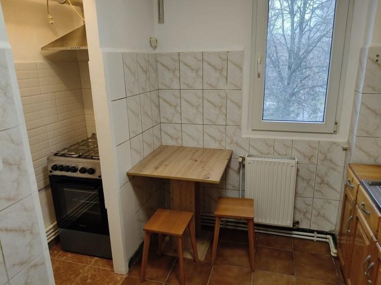 Inchiriez apartament 2 camere - 3