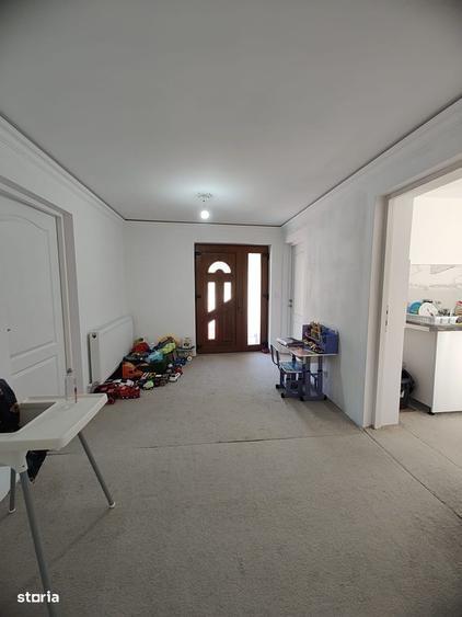 Casă cu 3 camere în Călugareni