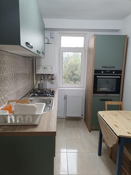 Apartament cu 2 camere decomandat în Crâng