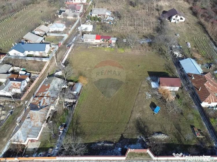 Teren de 3700 mp, în Satu Nou (Panciu)