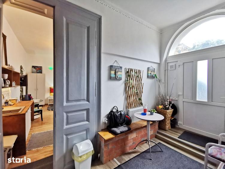 Casă cu 6 camere cu Teren 1200 Mp în Gruia
