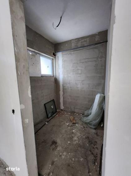Casă cu 4 camere cu Teren 180 Mp în Florești
