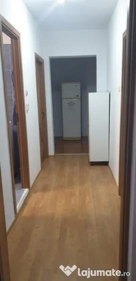 Apartament cu 2 camere decomandat în Tei