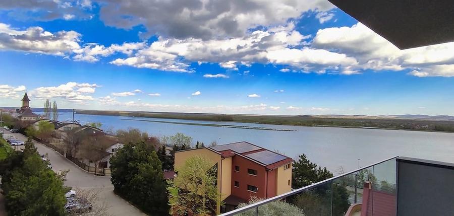 Apartament cu 2 camere decomandat în Faleză