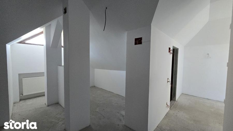 Casă cu 7 camere cu Canalizare în Ciolpani