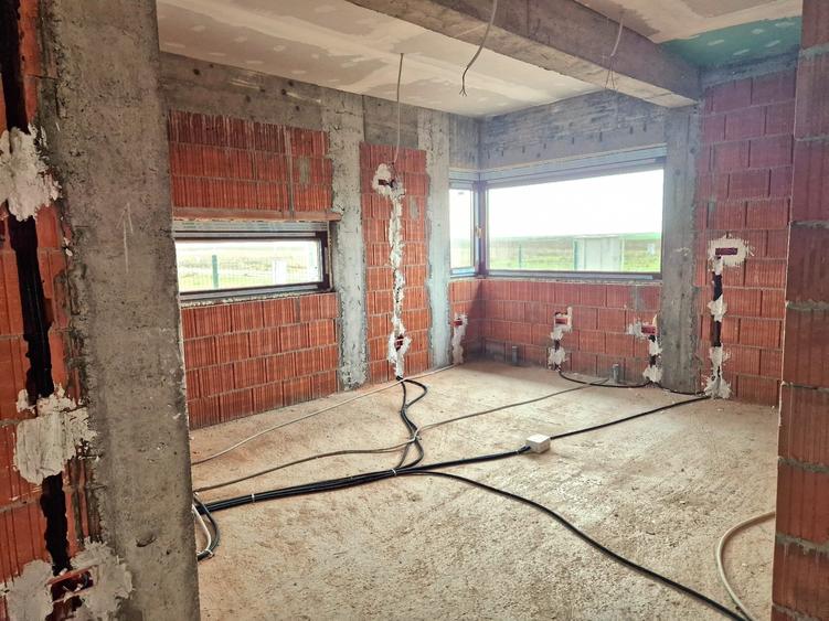 Casă individuală cu 4 camere cu Teren 500 Mp în Sântandrei