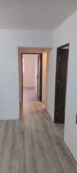 Apartament cu 3 camere decomandat în Iosia