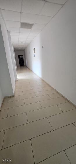 Birouri de inchiriat zona Far In cladirea cu Bardi Auto etaj 1 - 3