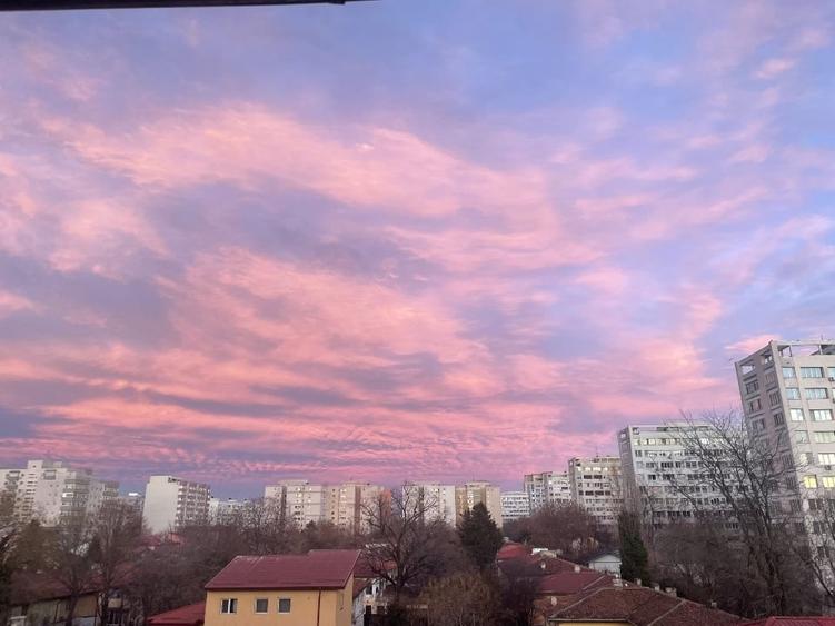 Apartament cu 3 camere, mobilat în Baba Novac