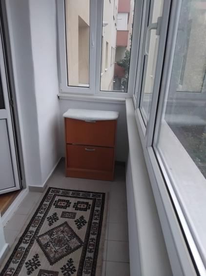 Apartament cu 3 camere decomandat în Răcădău