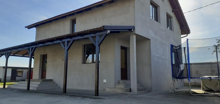 Casă cu 3 camere în Central