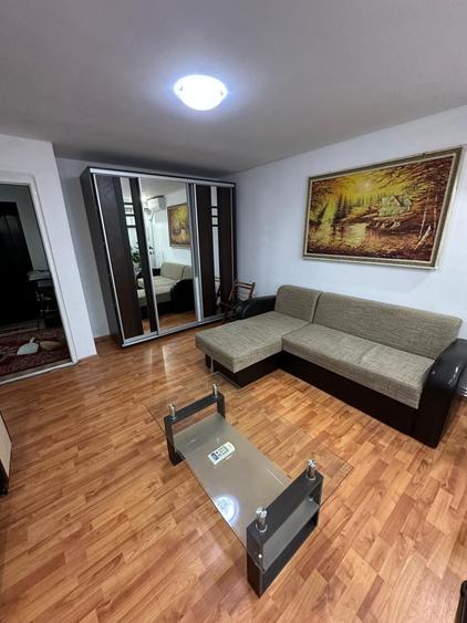 Garsonieră decomandată în Tineretului