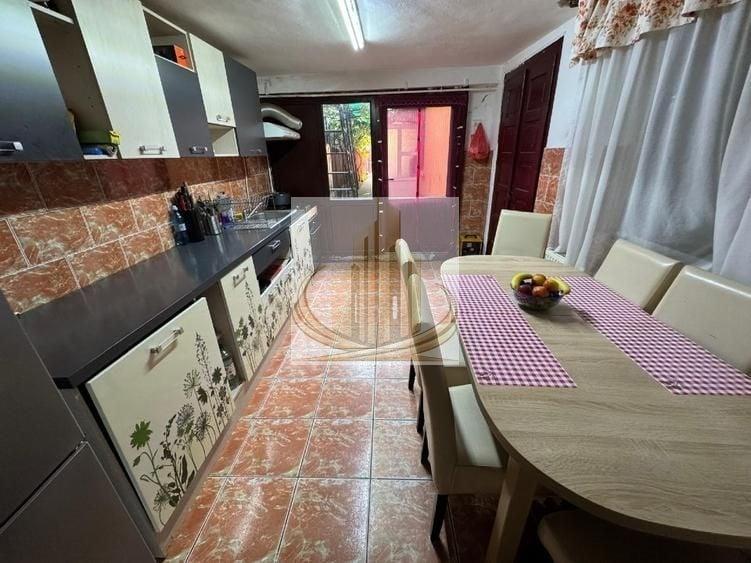 Casă individuală cu 5 camere cu Canalizare în Șagului