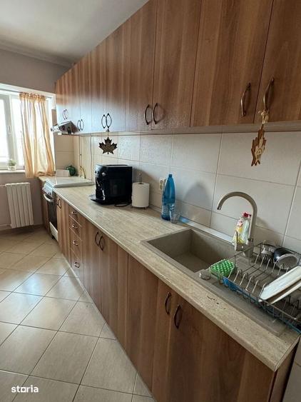 Apartament cu 3 camere decomandat în Ciupercenii Noi