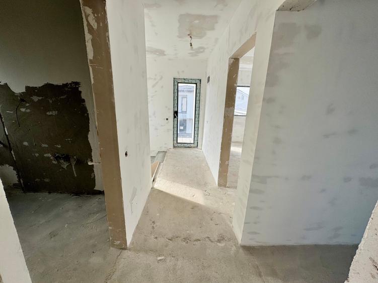 Duplex cu 4 camere cu Canalizare în Sud