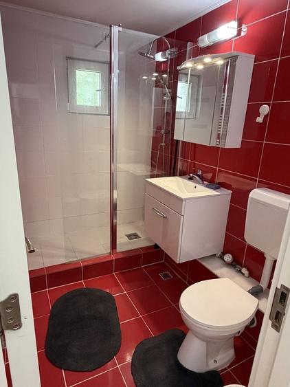 Apartament cu 3 camere decomandat în Eremia