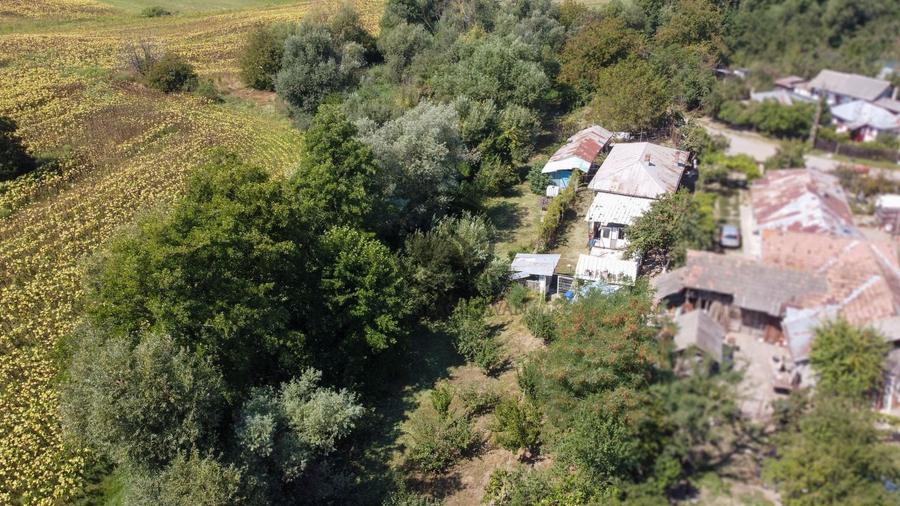 Casă individuală cu 2 camere cu Canalizare în Coada Izvorului