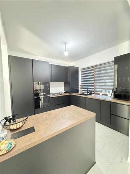 Duplex cu 4 camere cu Canalizare în Giroc