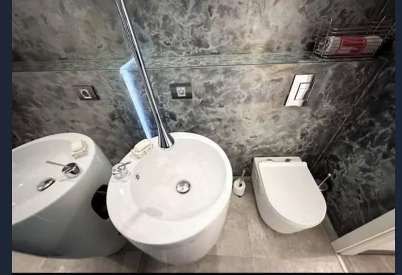 Apartament cu 3 camere decomandat, mobilat în 13 Septembrie