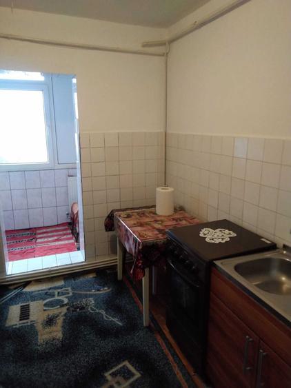 Apartament cu 2 camere decomandat în Micro 20
