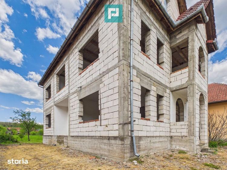 Casă cu 4 camere în Donceni
