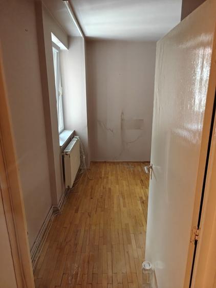 Apartament cu 3 camere decomandat în Exterior Vest