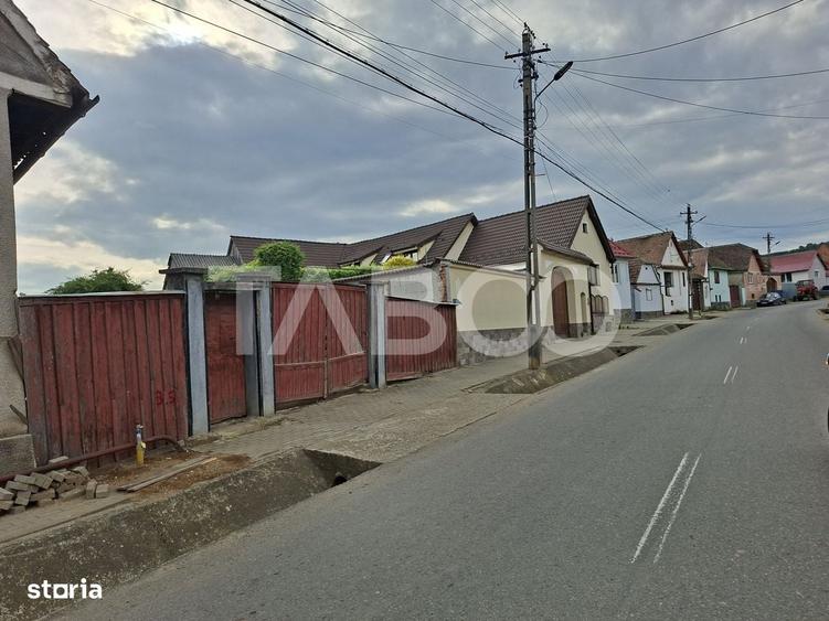 Casă cu 2 camere nedecomandat cu Teren 580 Mp în Axente Sever