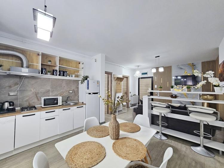 Apartament cu 2 camere semidecomandat, mobilat în Mamaia-Sat