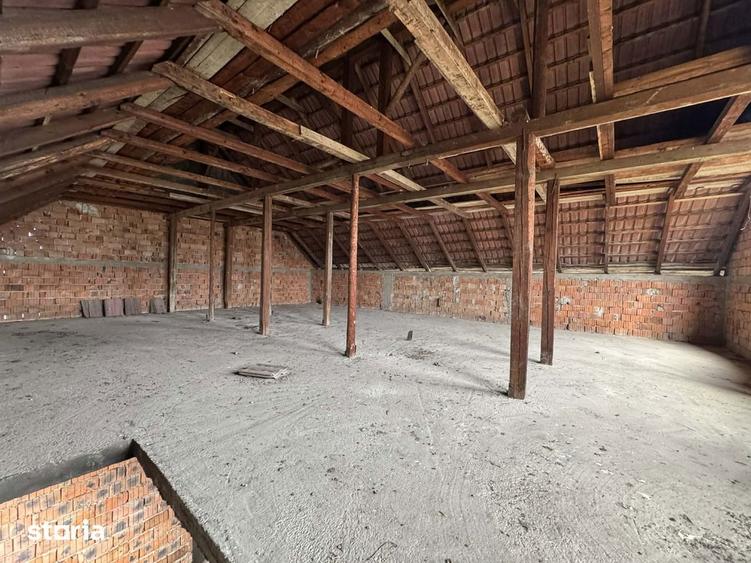 Casă cu 8 camere cu Teren 622 Mp în Titulescu