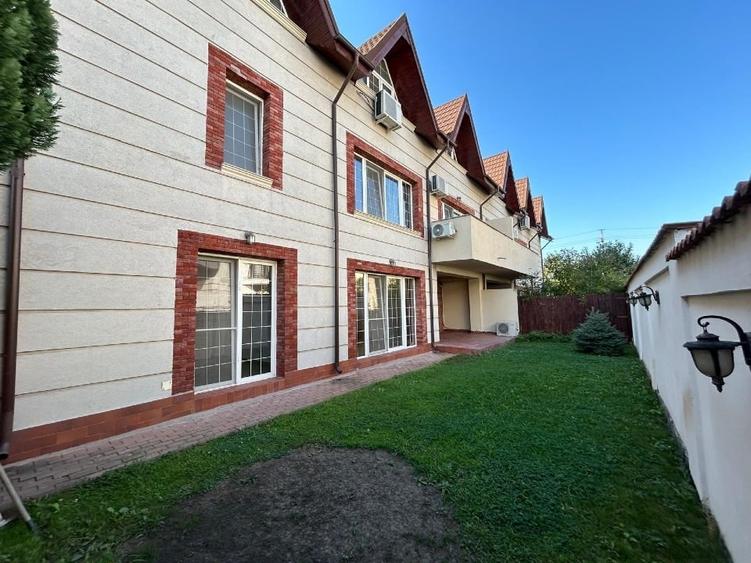 Casă cu 5 camere cu Teren 3000 Mp în Central