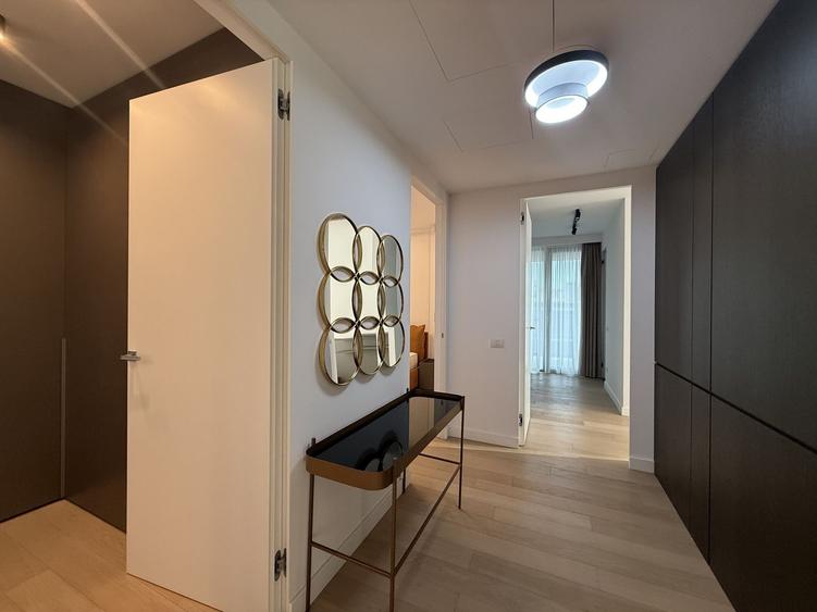 Apartament cu 4 camere decomandat în Arcul de Triumf