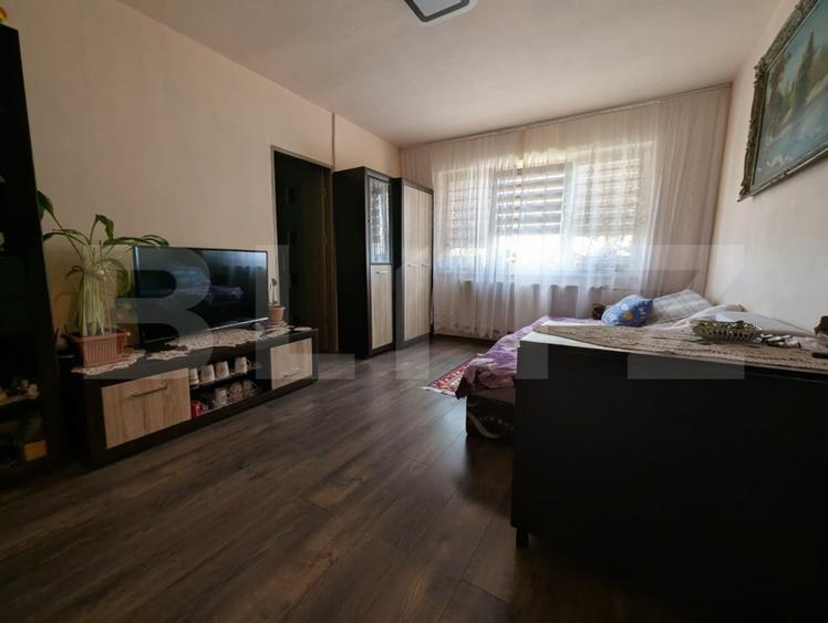 Apartament cu 2 camere semidecomandat, mobilat în Valenta